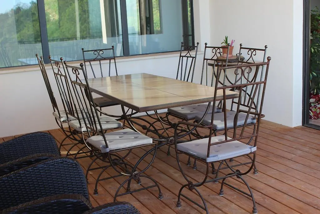 Maison D'Edouard, Le Petit Dromois Bed and Breakfast Mérindol-les-Oliviers Bed & Breakfast